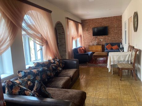 3 otaqlı həyət evi/bağ evi - Şüvəlan q. - 130 m²
