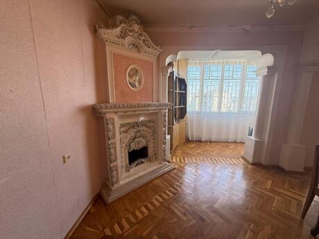 4 otaqlı köhnə tikili - Elmlər Akademiyası m. - 81.6 m²