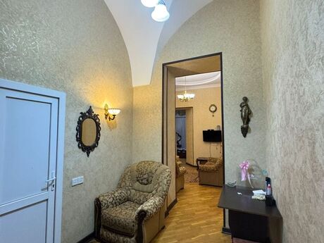 2 otaqlı köhnə tikili - Sahil m. - 70 m²