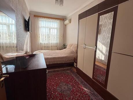 3 otaqlı köhnə tikili - Azadlıq Prospekti m. - 77 m²