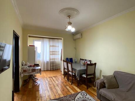 2 otaqlı köhnə tikili - Azadlıq Prospekti m. - 40 m²