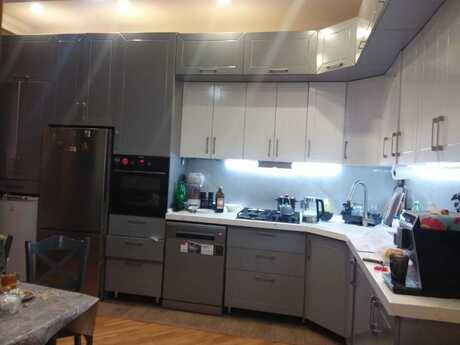 4 otaqlı həyət evi/bağ evi - Badamdar q. - 220 m²