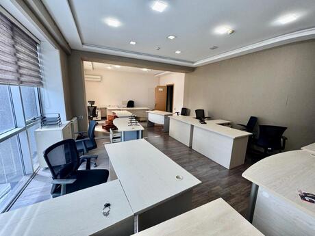 20 otaqlı ofis - 28 May m. - 860 m²