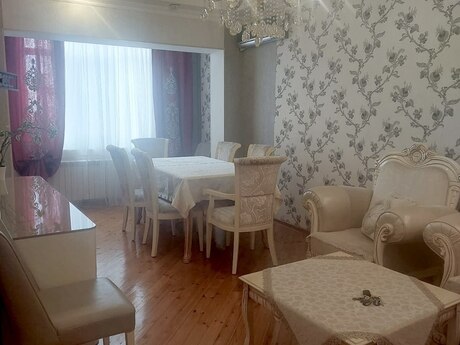 3 otaqlı yeni tikili - 8 Noyabr m. - 70 m²