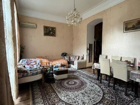 2 otaqlı köhnə tikili - Nizami m. - 60 m²