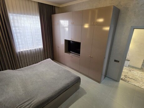 3 otaqlı həyət evi/bağ evi - Novxanı q. - 137 m²