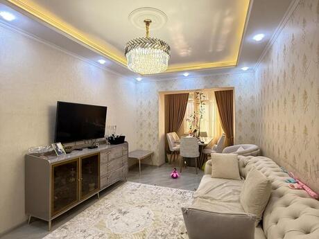4 otaqlı köhnə tikili - İnşaatçılar m. - 110 m²