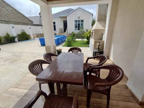 4 otaqlı həyət evi/bağ evi - Buzovna q. - 180 m²