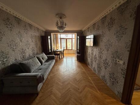 3 otaqlı köhnə tikili - Nizami m. - 80 m²