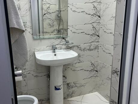 2 otaqlı köhnə tikili - Azadlıq Prospekti m. - 55 m²