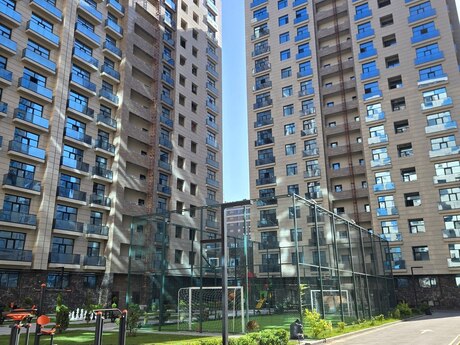 2-комн. новостройка - м. 28 мая - 95 м²