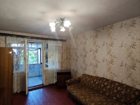 2 otaqlı köhnə tikili - Neftçilər m. - 30 m²
