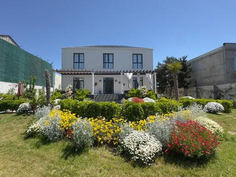 6 otaqlı həyət evi/bağ evi - Mərdəkan q. - 350 m²