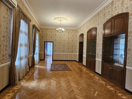 5 otaqlı köhnə tikili - İçəri Şəhər m. - 180 m²