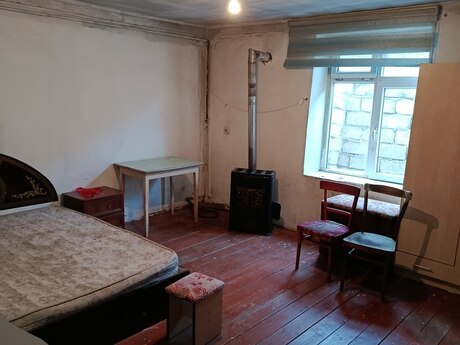 2 otaqlı köhnə tikili - Hövsan q. - 40 m²