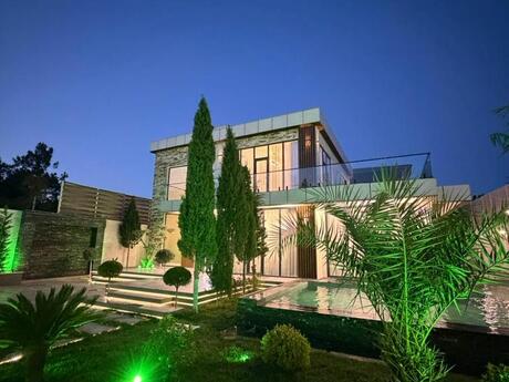 6 otaqlı həyət evi/bağ evi - Şüvəlan q. - 365 m²