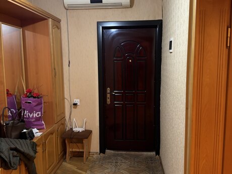 3 otaqlı köhnə tikili - Bakıxanov q. - 80 m²