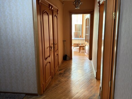 3 otaqlı köhnə tikili - Bakıxanov q. - 80 m²