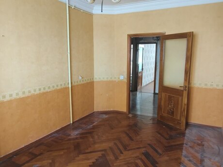 3 otaqlı köhnə tikili - Gənclik m. - 85 m²
