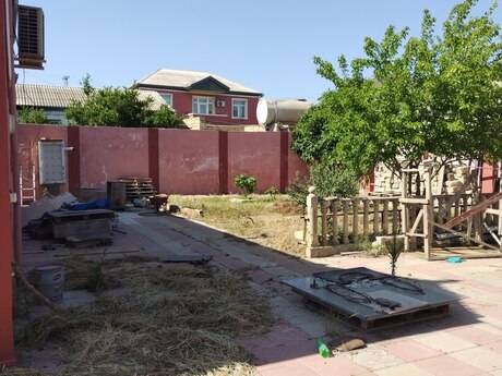 6 otaqlı həyət evi/bağ evi - Binəqədi q. - 200 m²
