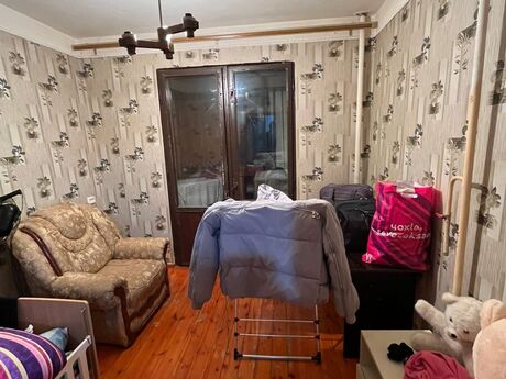 3 otaqlı köhnə tikili - Xalqlar Dostluğu m. - 75 m²