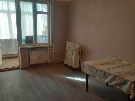 2 otaqlı köhnə tikili - Neftçilər m. - 50 m²