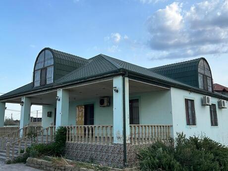 4 otaqlı həyət evi/bağ evi - Pirşağı q. - 270 m²