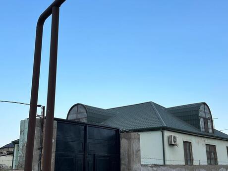 4 otaqlı həyət evi/bağ evi - Pirşağı q. - 270 m²