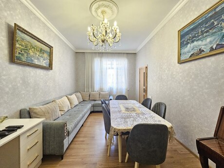 6 otaqlı həyət evi/bağ evi - NZS q. - 140 m²