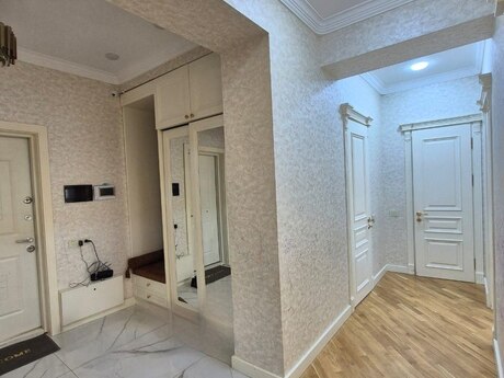 3 otaqlı yeni tikili - İnşaatçılar m. - 144 m²
