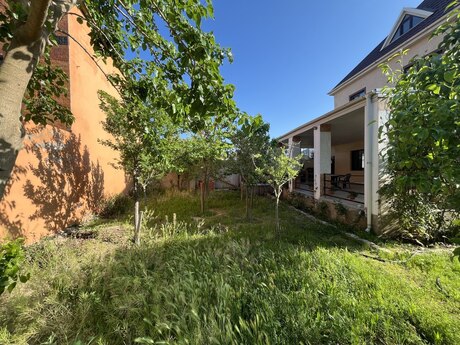 5 otaqlı həyət evi/bağ evi - Buzovna q. - 180 m²
