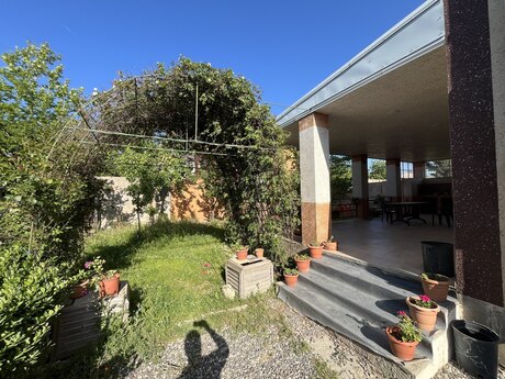 5 otaqlı həyət evi/bağ evi - Buzovna q. - 180 m²