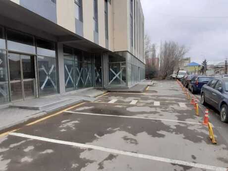 Obyekt - İnşaatçılar m. - 1100 m²