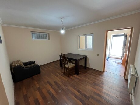2 otaqlı həyət evi/bağ evi - İnşaatçılar m. - 50 m²