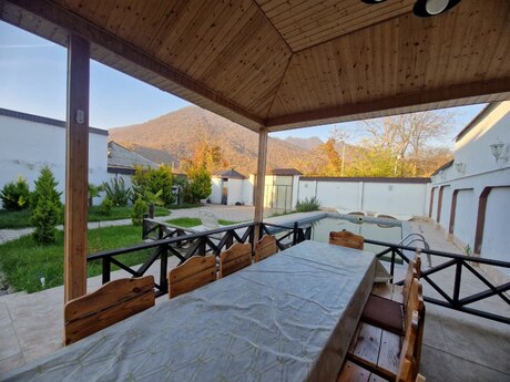 5 otaqlı həyət evi/bağ evi - Qəbələ - 200 m²