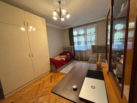 3 otaqlı köhnə tikili - Elmlər Akademiyası m. - 75 m²