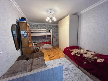 3 otaqlı köhnə tikili - Elmlər Akademiyası m. - 75 m²