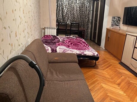 2 otaqlı köhnə tikili - Elmlər Akademiyası m. - 50 m²
