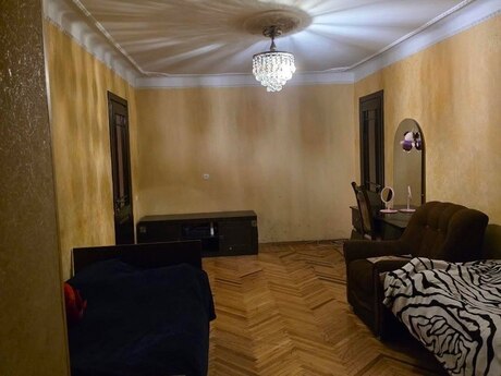 2 otaqlı köhnə tikili - Gənclik m. - 60 m²