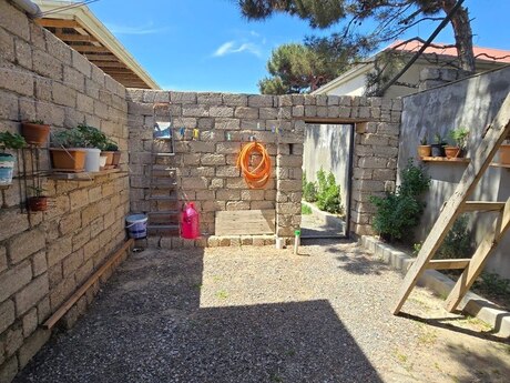 2 otaqlı həyət evi/bağ evi - Binə q. - 60 m²