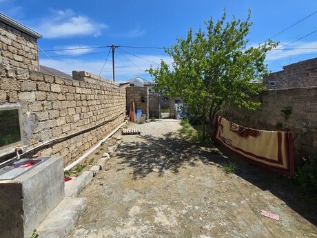 2 otaqlı həyət evi/bağ evi - Binə q. - 70 m²