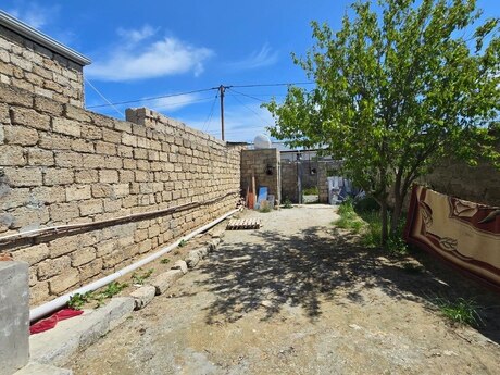 2 otaqlı həyət evi/bağ evi - Binə q. - 70 m²