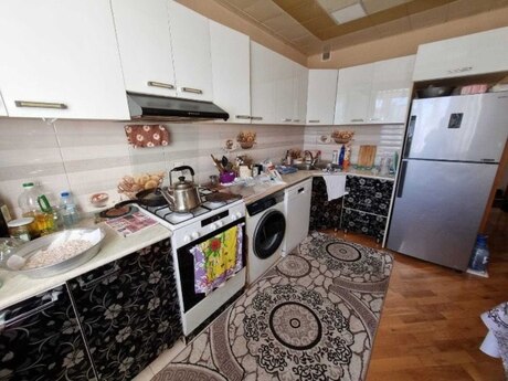 2 otaqlı köhnə tikili - Azadlıq Prospekti m. - 65 m²