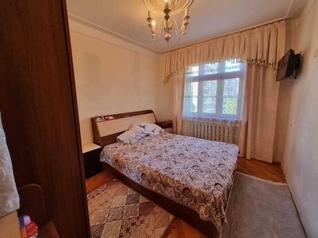 2 otaqlı köhnə tikili - Azadlıq Prospekti m. - 65 m²
