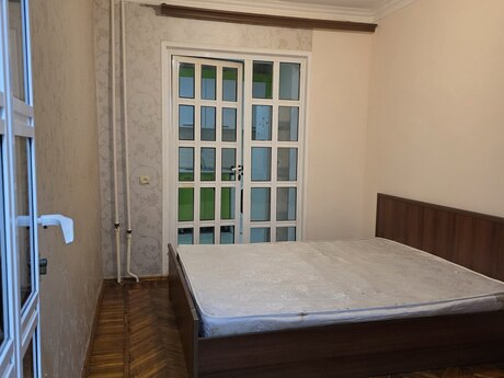 2 otaqlı köhnə tikili - Elmlər Akademiyası m. - 50 m²