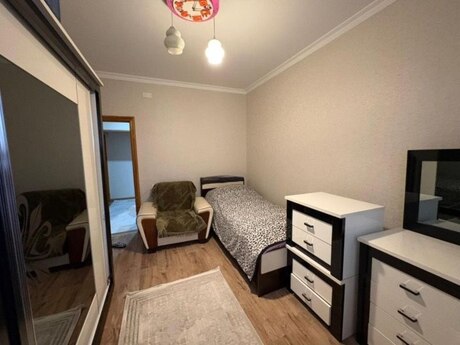 3 otaqlı köhnə tikili - Memar Əcəmi m. - 80 m²