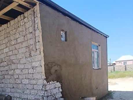 2 otaqlı həyət evi/bağ evi - Binə q. - 64 m²
