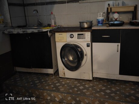 4 otaqlı köhnə tikili - Elmlər Akademiyası m. - 64 m²