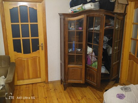 4 otaqlı köhnə tikili - Elmlər Akademiyası m. - 64 m²