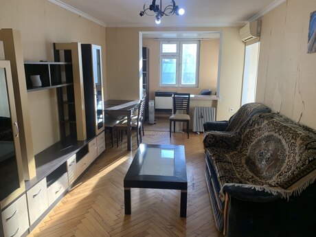 2 otaqlı köhnə tikili - İnşaatçılar m. - 45 m²